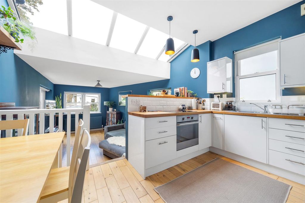 Property photo 1 of 16