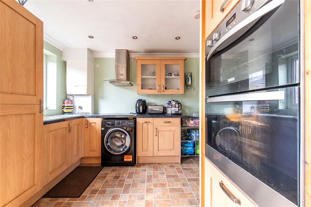 Property photo 2 of 17 Picture No. 13