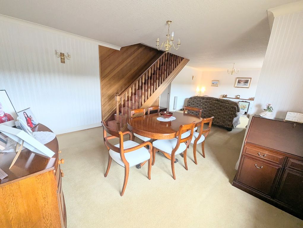 Property photo 3 of 31