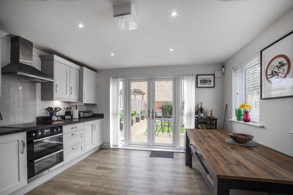 Property photo 3 of 20