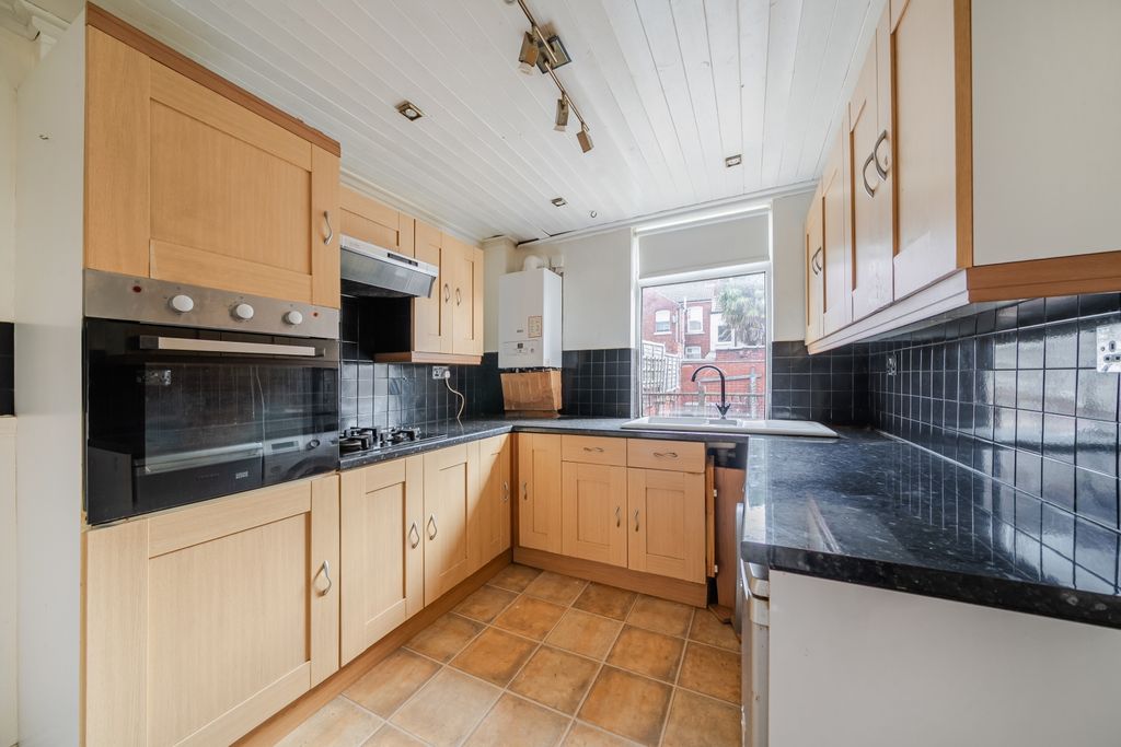 Property photo 2 of 22 1497440  (9)