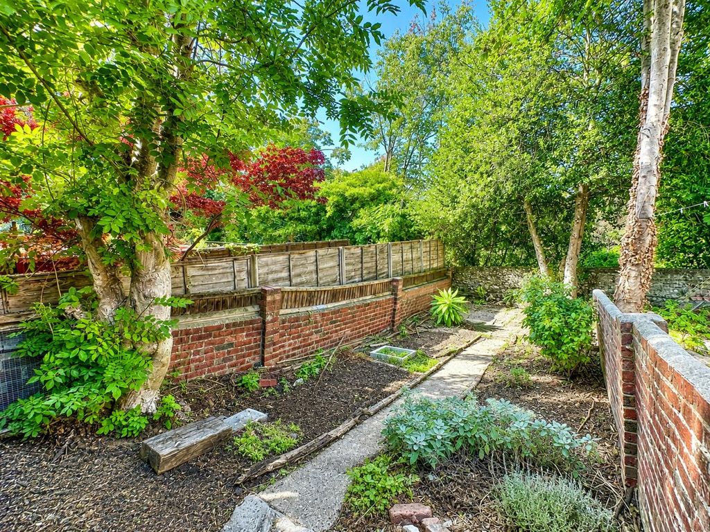 Property photo 1 of 22 67.Png