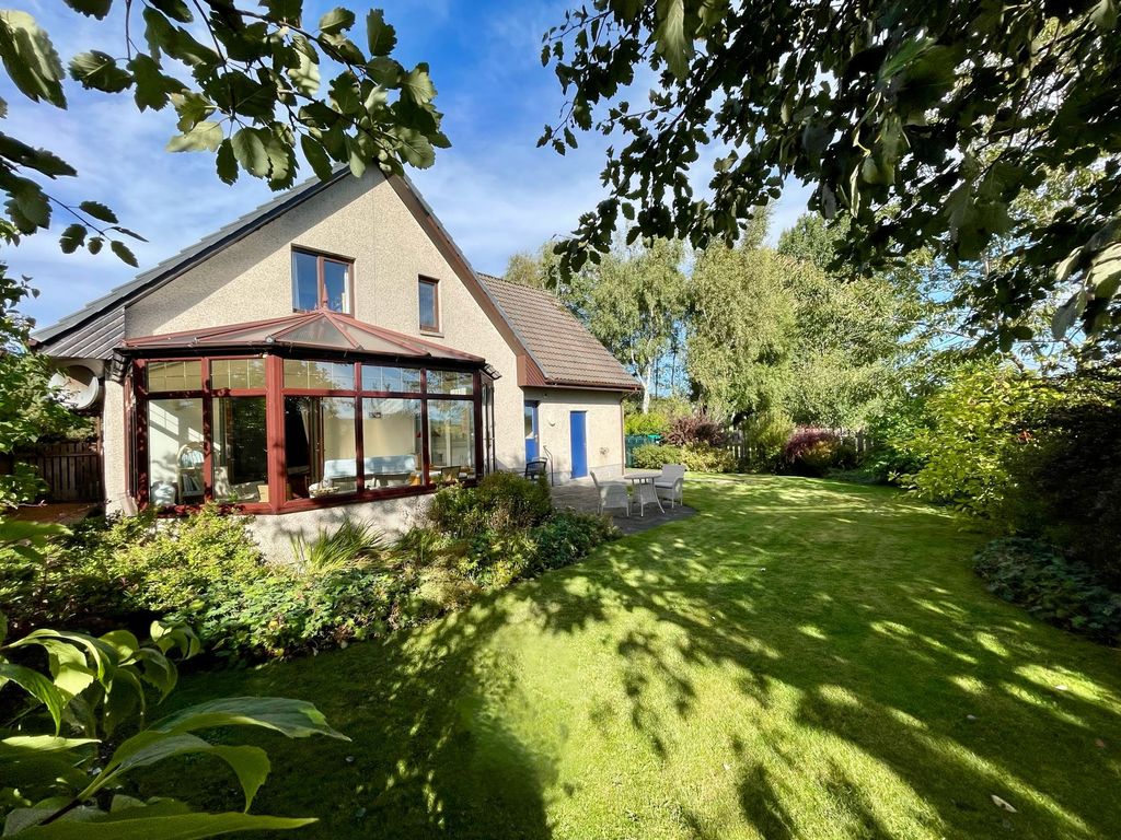 Property photo 2 of 36