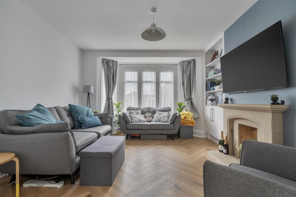 Property photo 3 of 17 1409702-8-6989d4d855900.Jpg