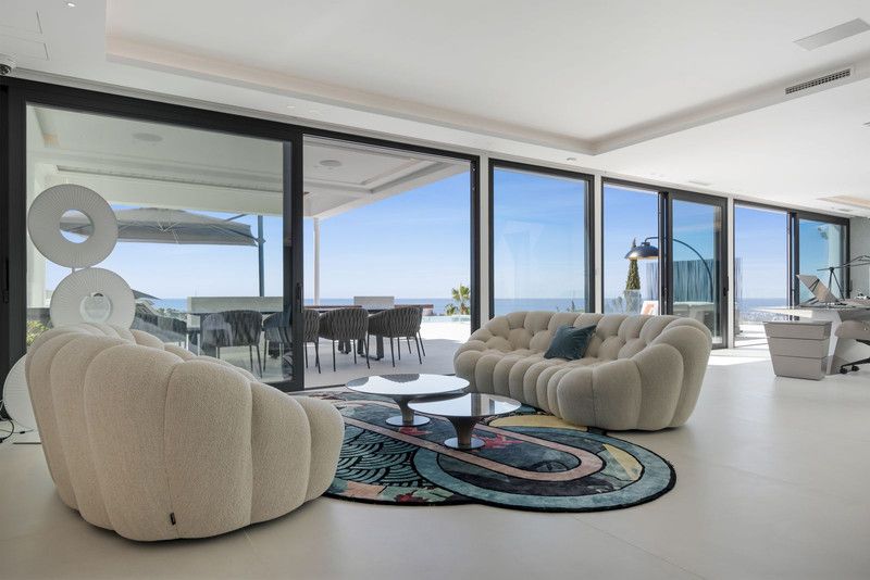 Property photo 1 of 94