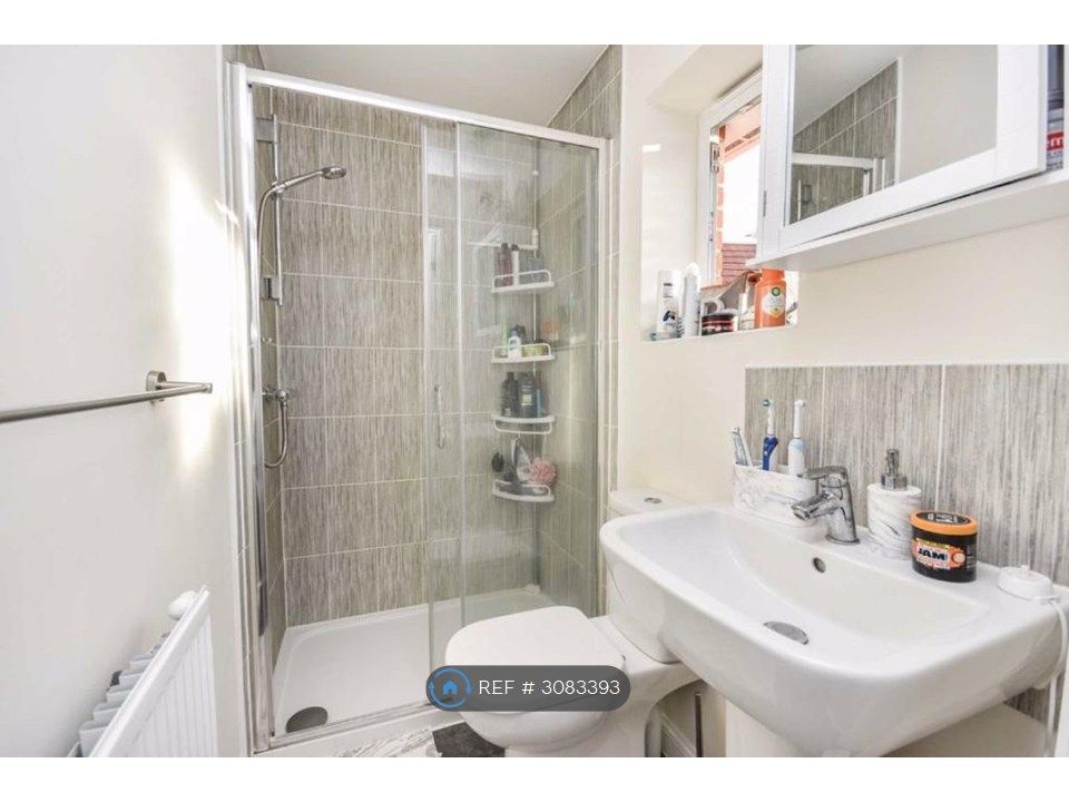 Property photo 2 of 3 Ensuite