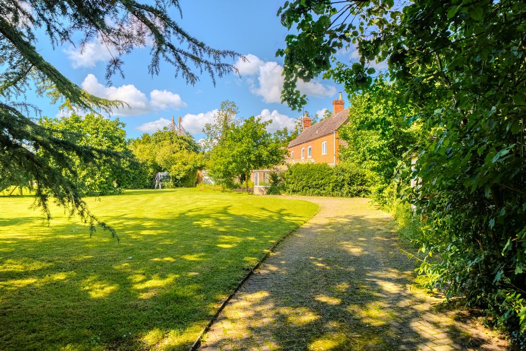 Property photo 1 of 46