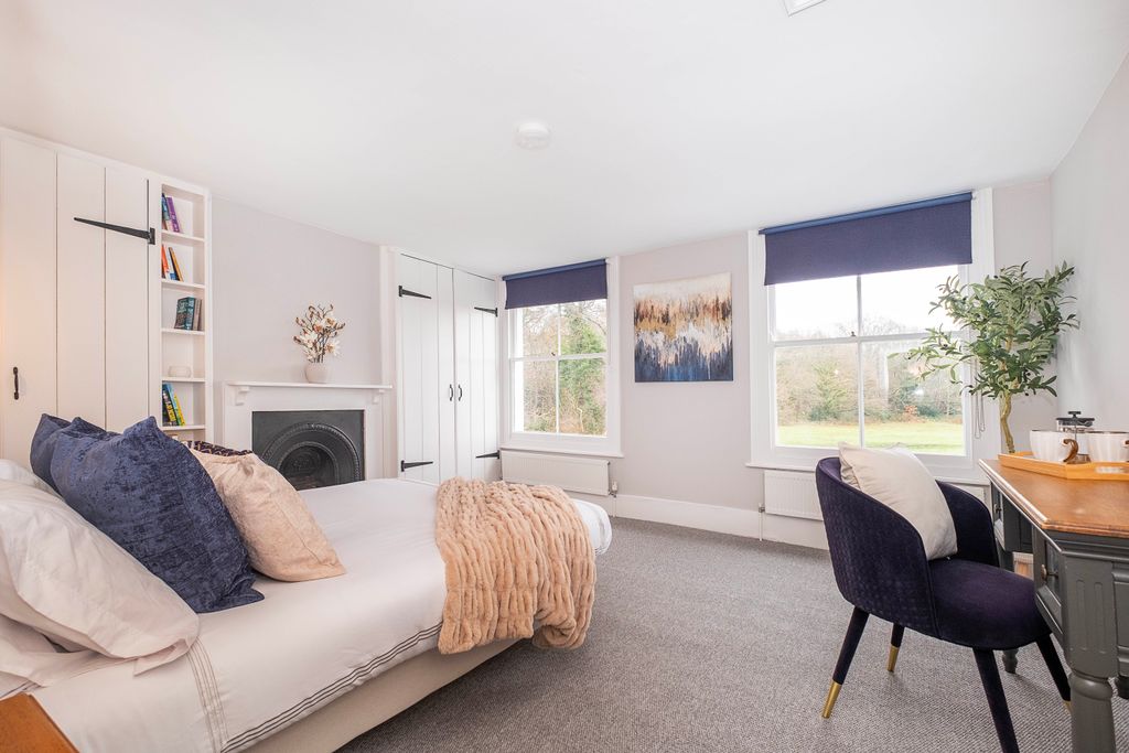 Property photo 1 of 25