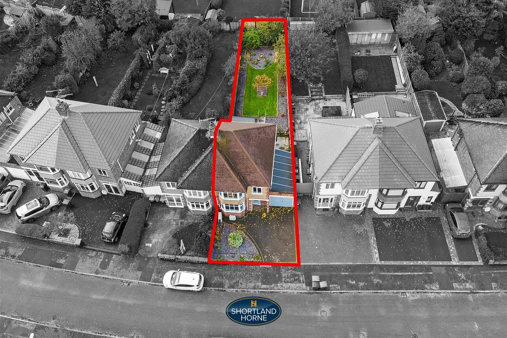 Property photo 2 of 19 98 Arnold Avenue (2 Of 21).Jpg