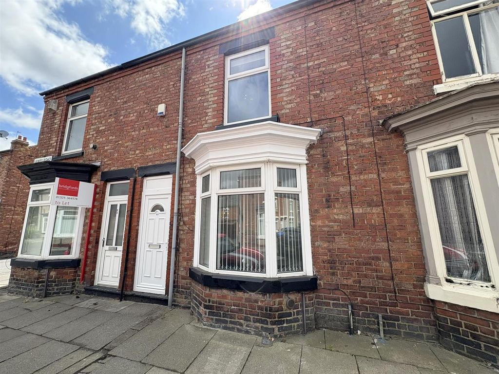 Property photo 1 of 12 Externally