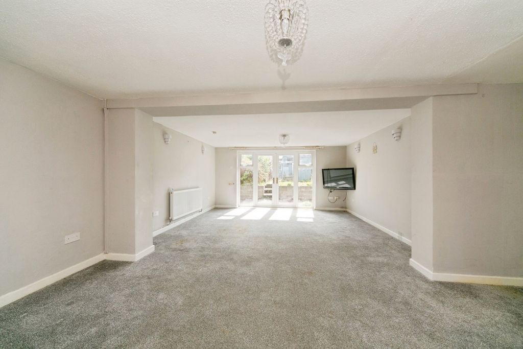 Property photo 3 of 20 Pbox-Img.Jpg