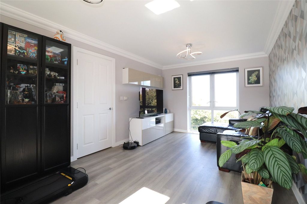 Property photo 2 of 26 Picture No. 20