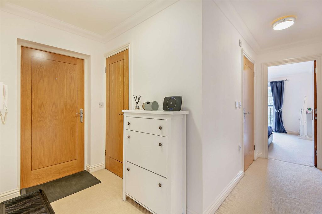 Property photo 3 of 18 Hall