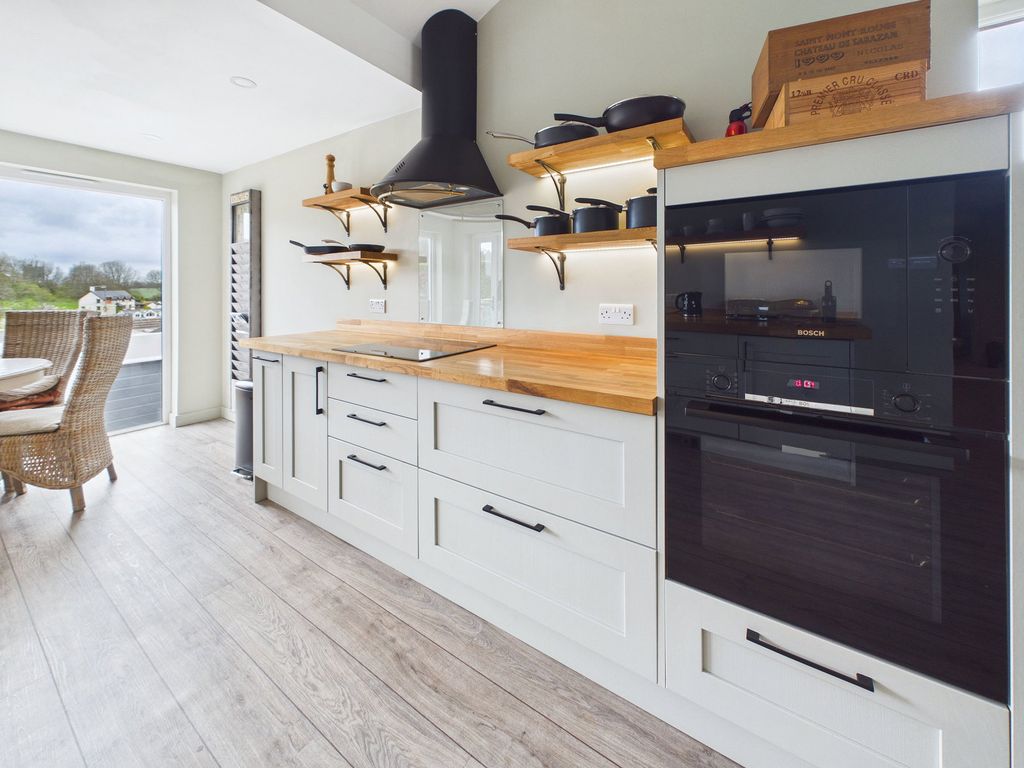 Property photo 3 of 24