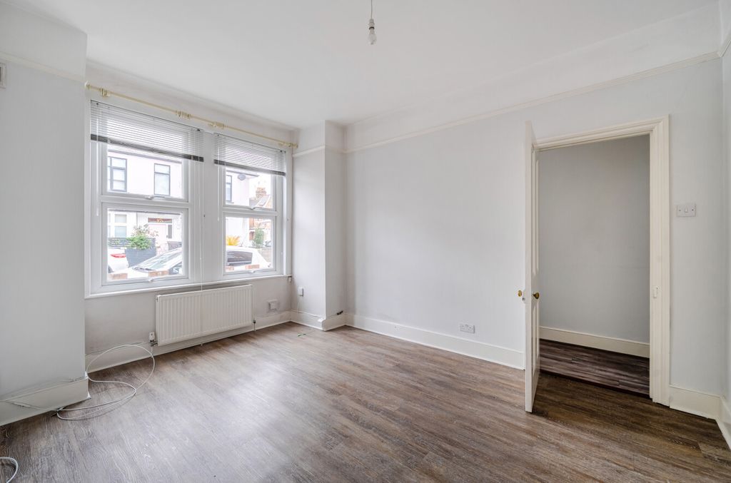 Property photo 3 of 15 1369025-2-68ee39c...