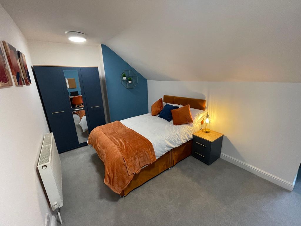 Property photo 1 of 4