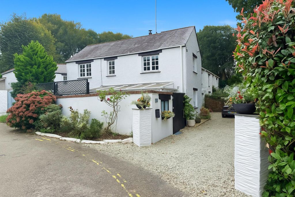 Property photo 1 of 20 Front