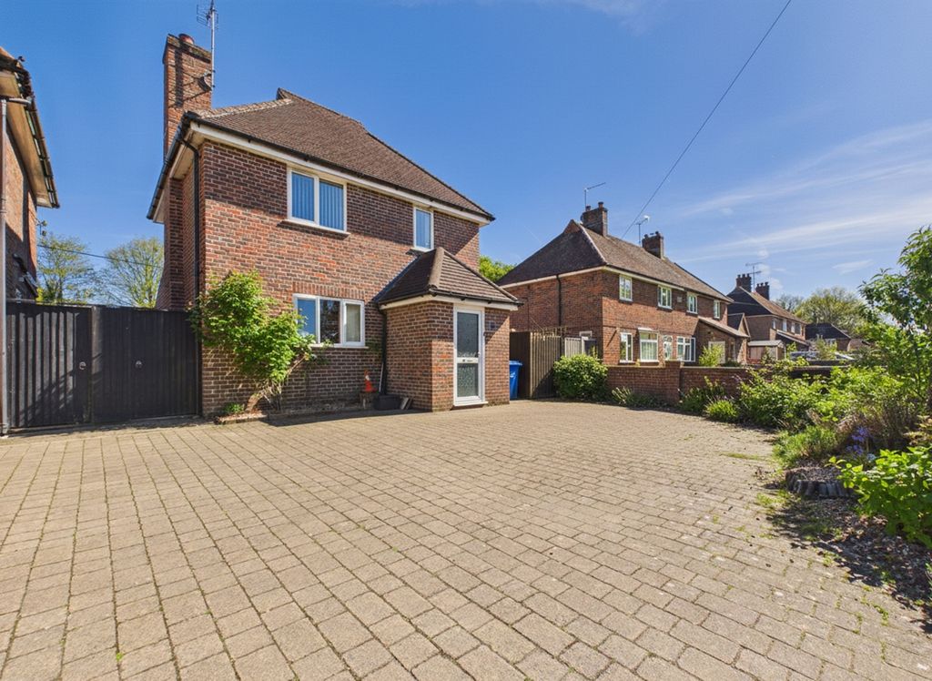 Property photo 1 of 13 Cam03624G0-Pr0224-Still026-001