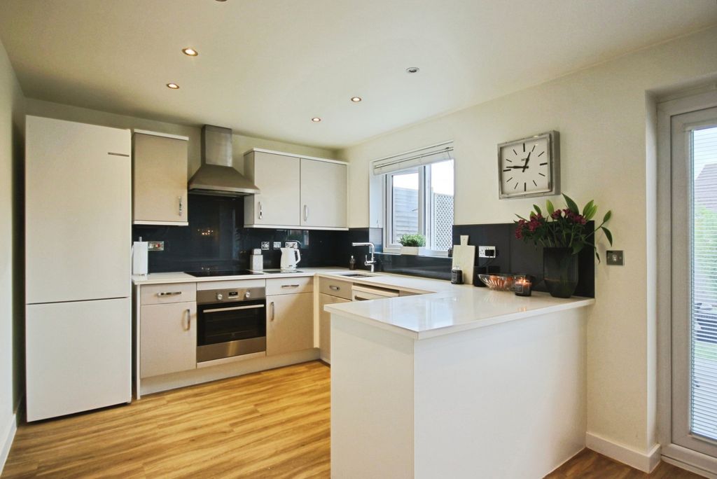 Property photo 2 of 19 Pbox-Img.Jpg