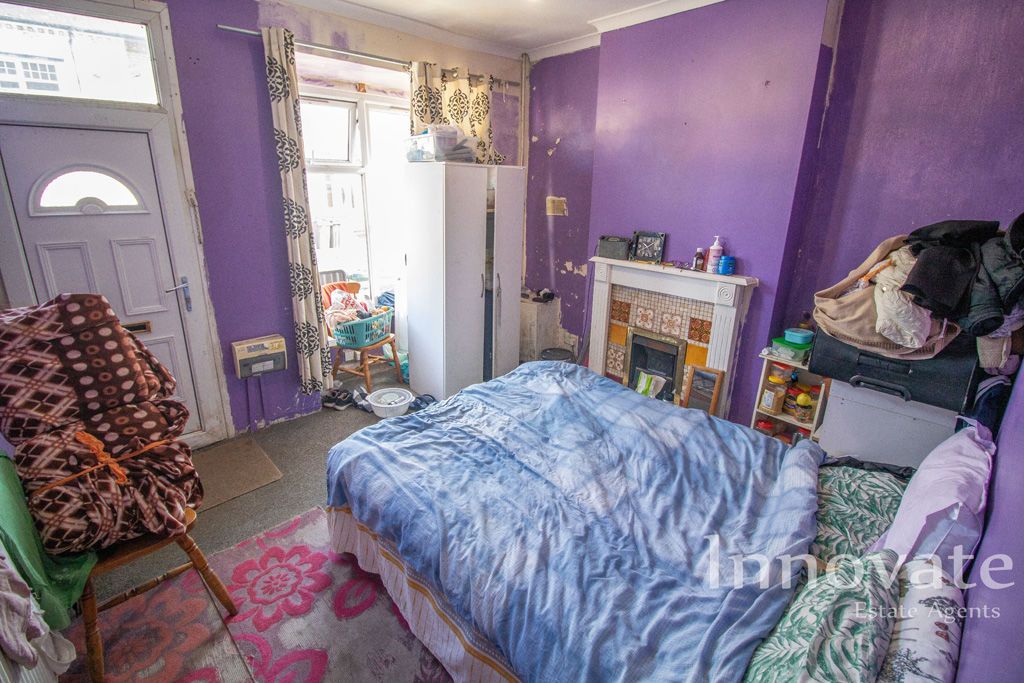 Property photo 3 of 8 Photo 7