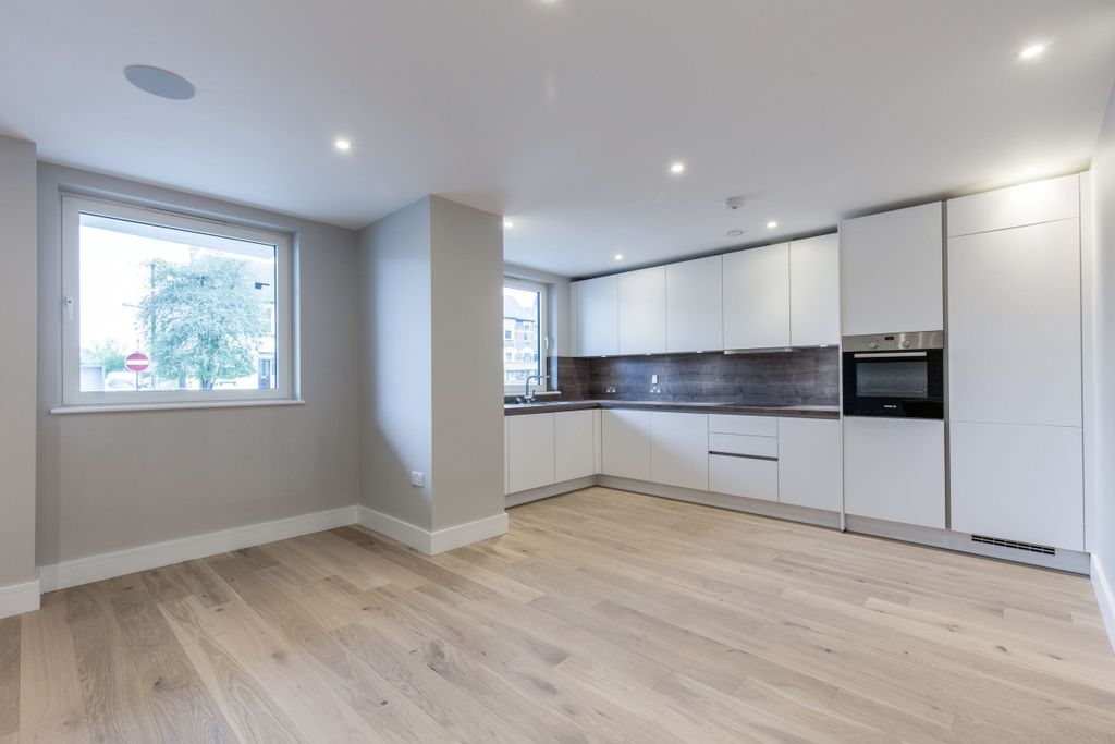 Property photo 3 of 8 Living_Room