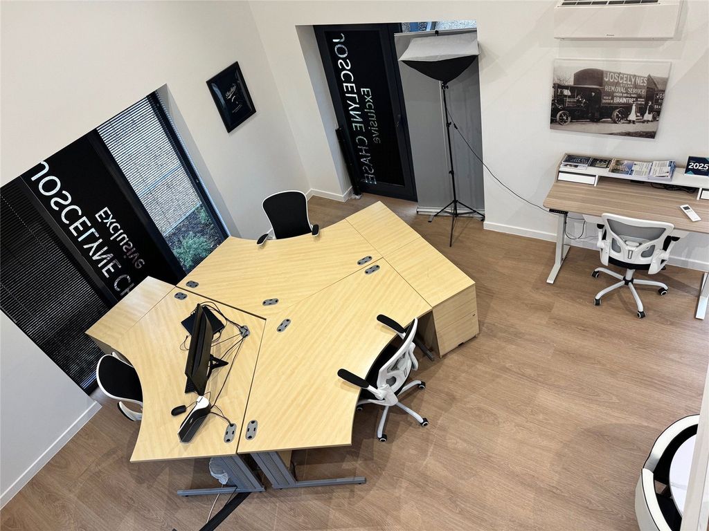 Property photo 2 of 5 Picture No. 10