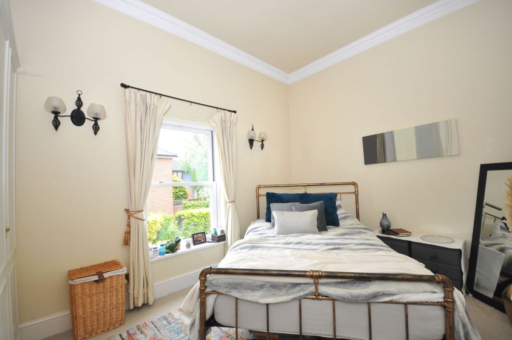 Property photo 3 of 5