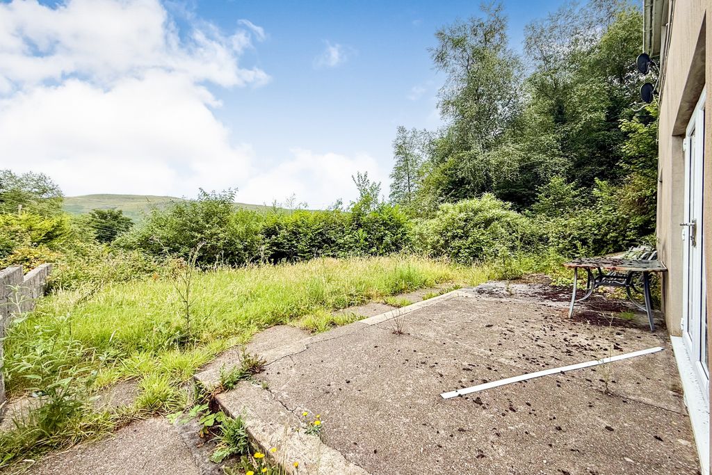 Property photo 3 of 21 39 Penywern Road, Ystalyfera, Swansea, Wales, Sa9 2Nh