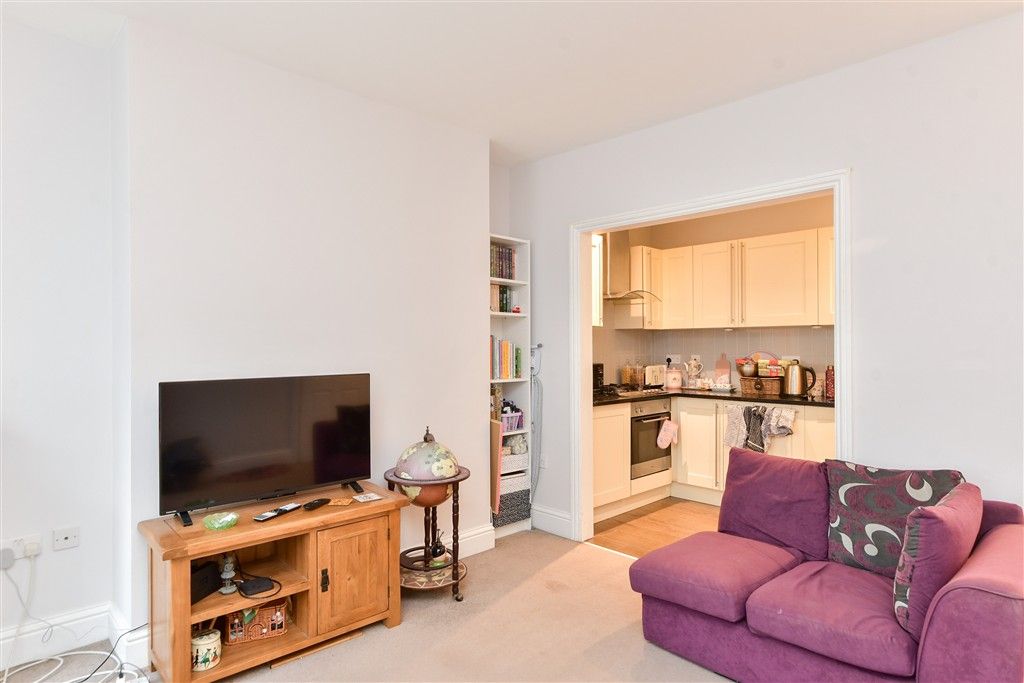 Property photo 3 of 9 Lounge/Diner