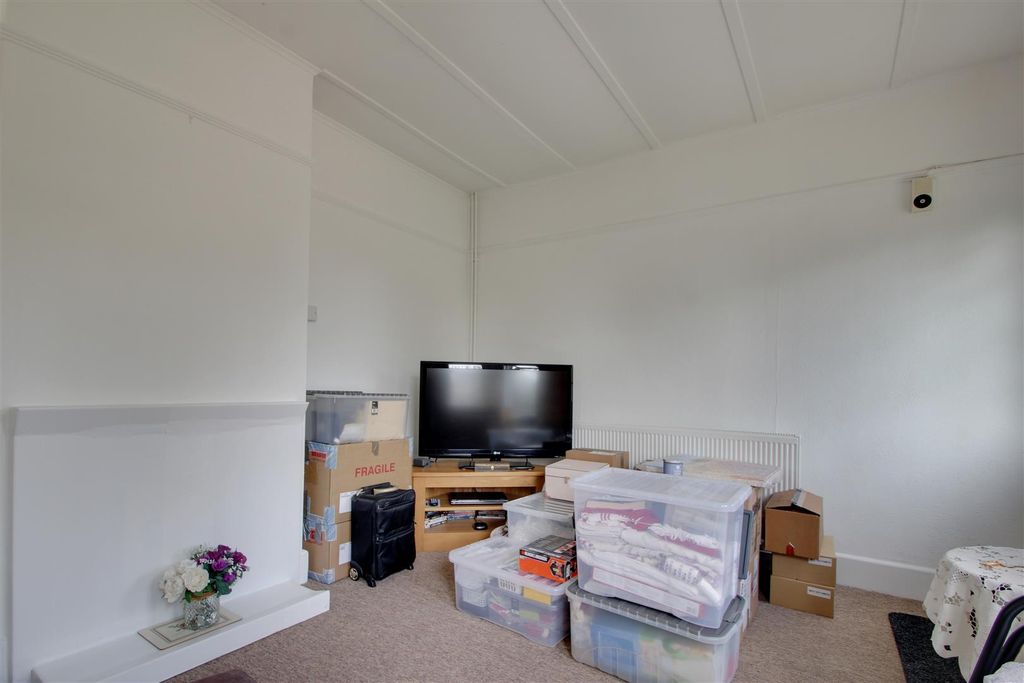 Property photo 3 of 10 Lounge