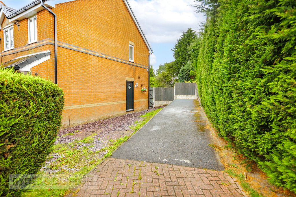 Property photo 2 of 22 External