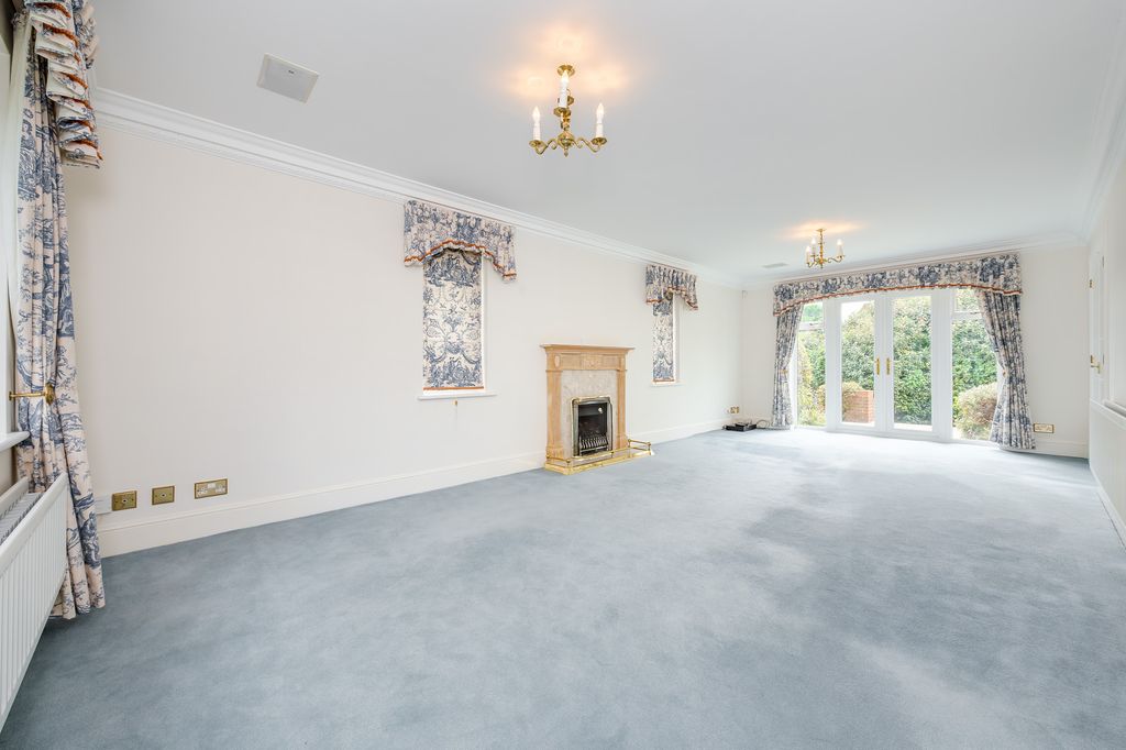 Property photo 2 of 24