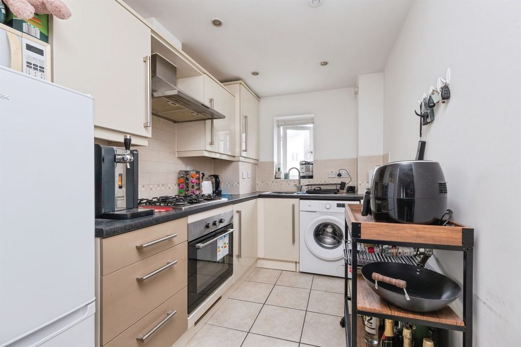 Property photo 2 of 9