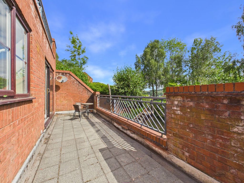Property photo 2 of 16 Balcony