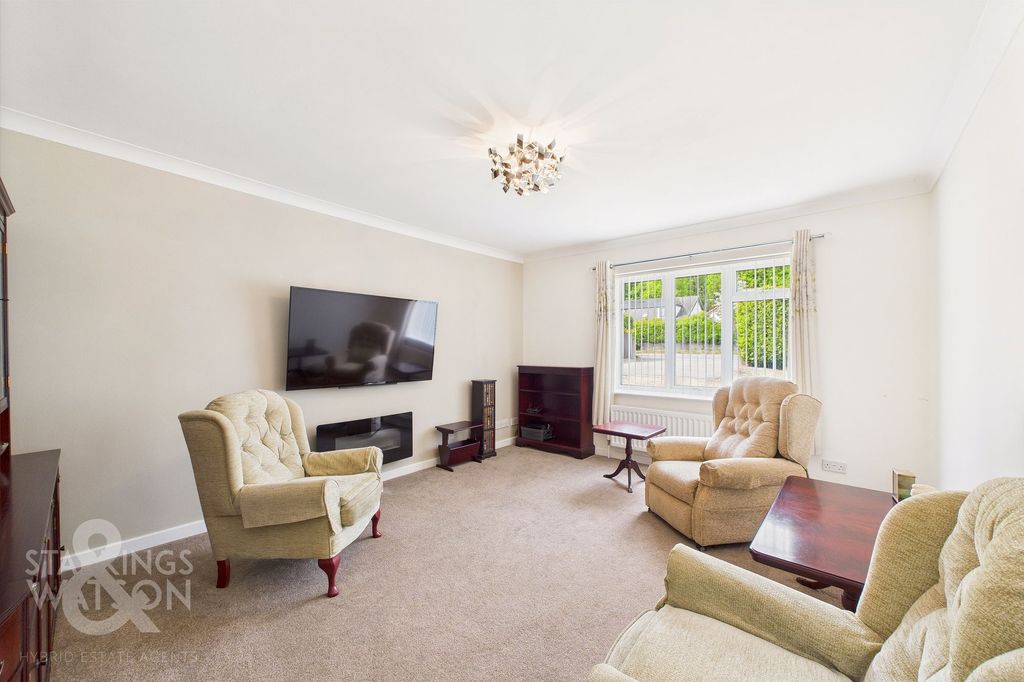 Property photo 3 of 33