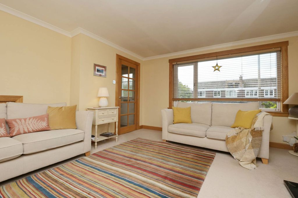 Property photo 2 of 25
