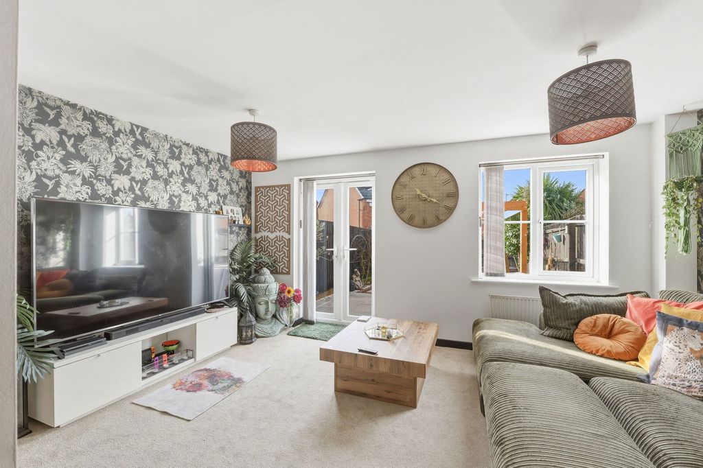 Property photo 3 of 23