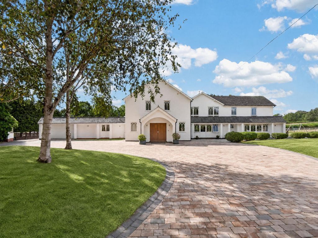 Property photo 1 of 42