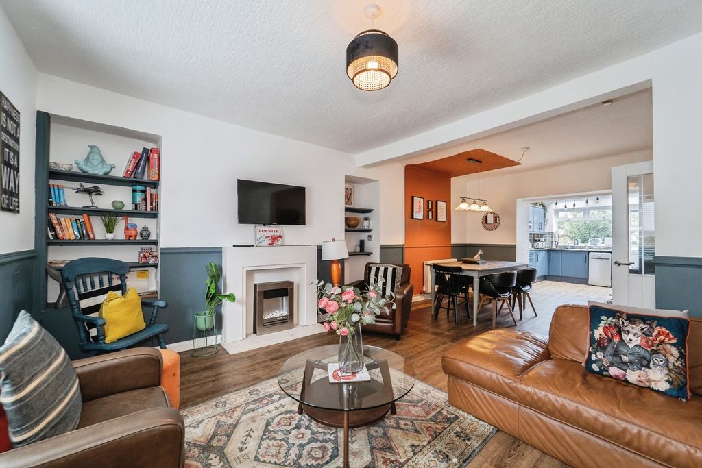 Property photo 3 of 22 Pbox-Img.Jpg
