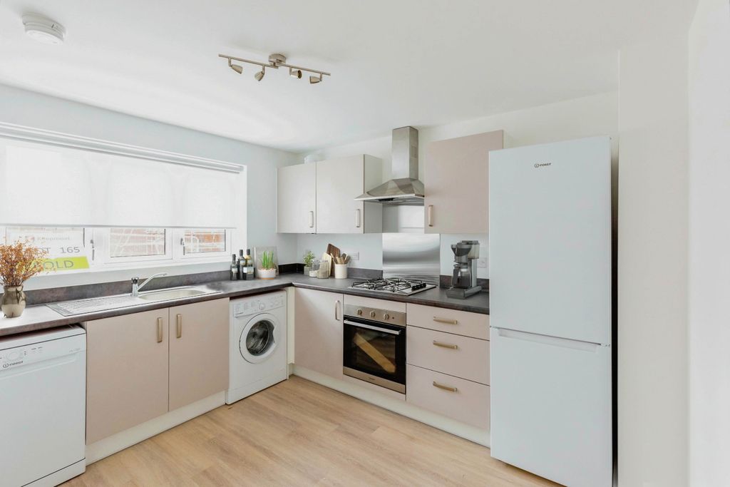 Property photo 3 of 13 Image