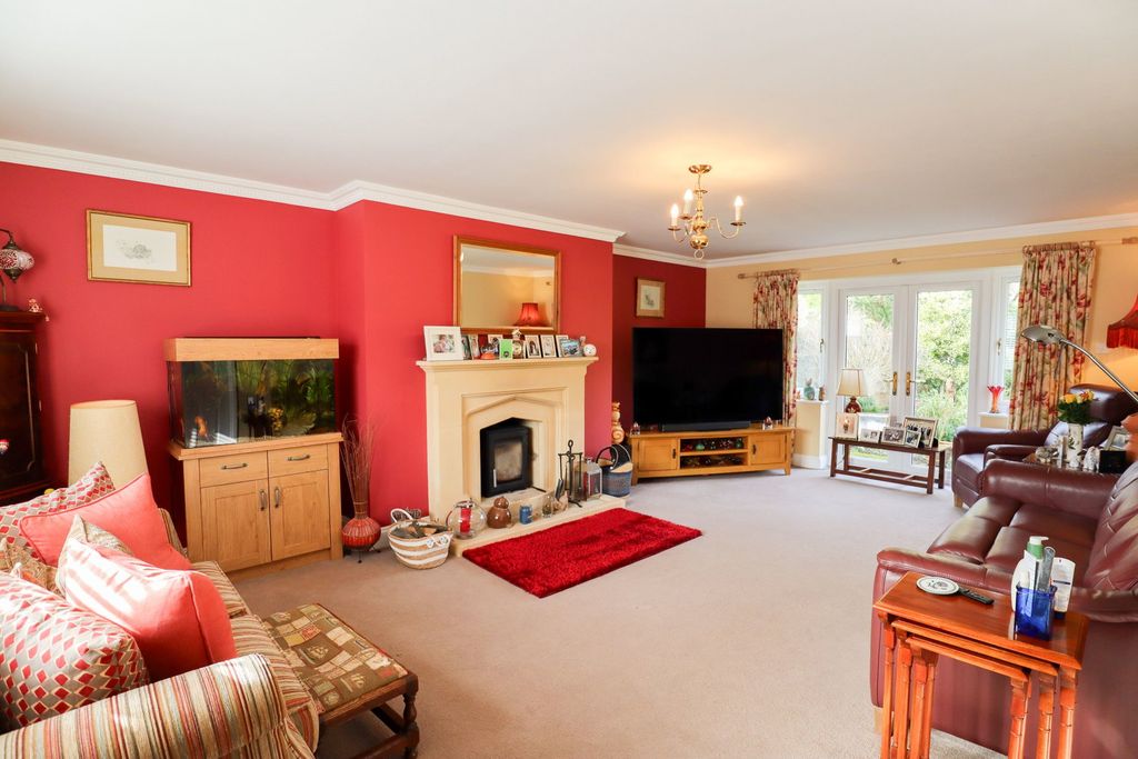 Property photo 3 of 23