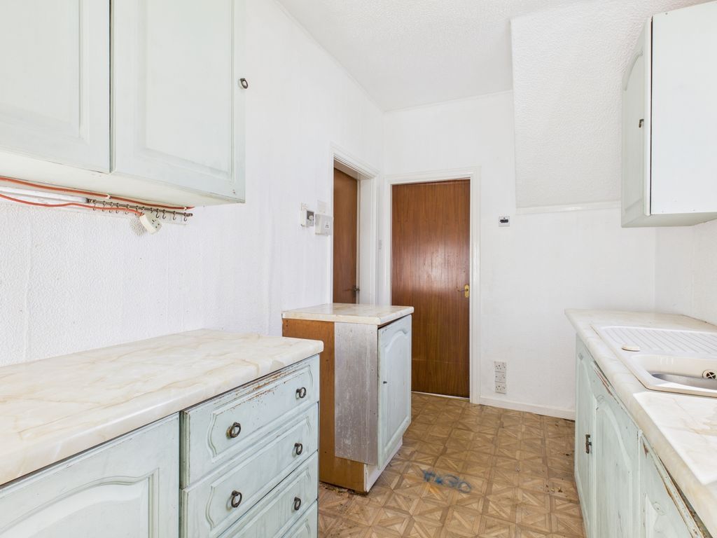 Property photo 3 of 19 Cam03729G0-Pr0171-Still020