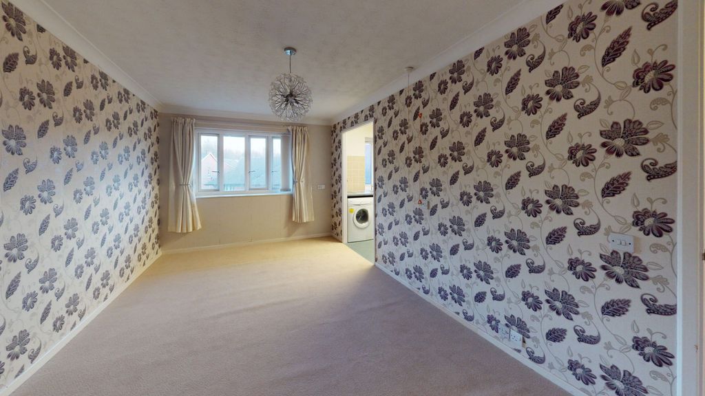 Property photo 2 of 6