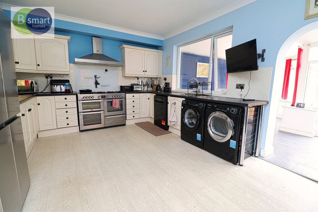 Property photo 3 of 14 Img_3857
