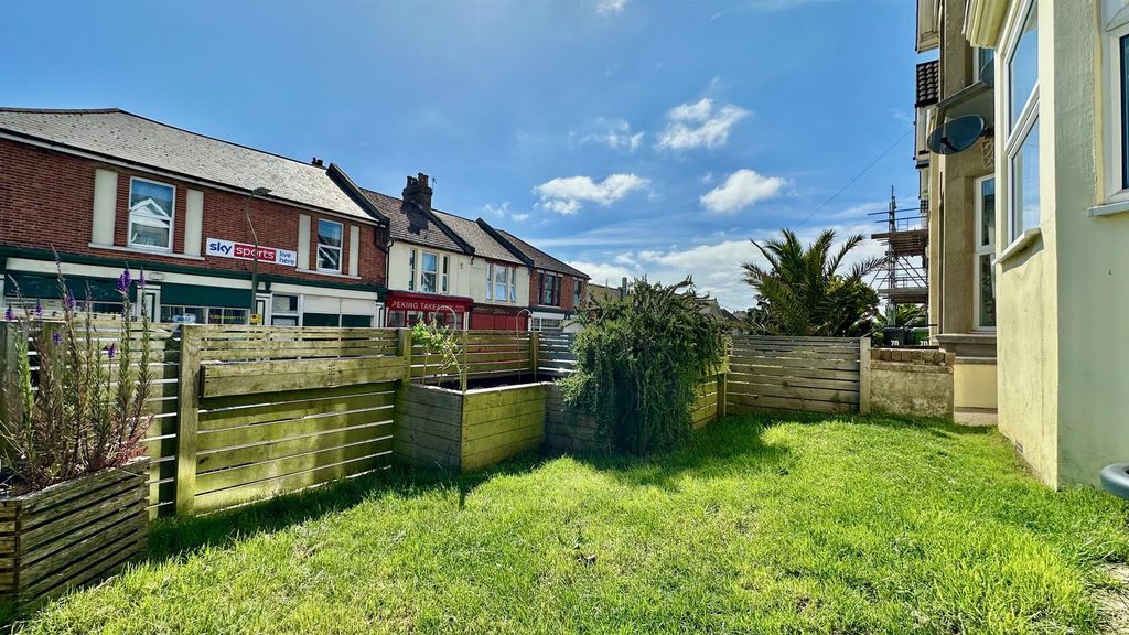 Property photo 3 of 35