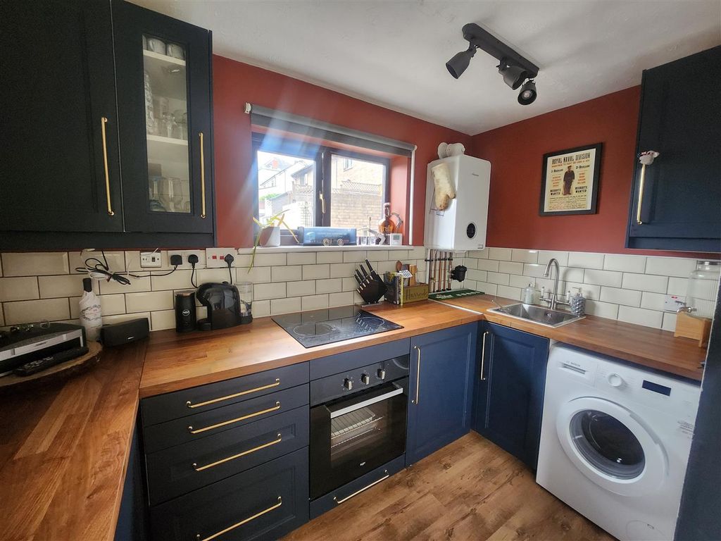 Property photo 2 of 12