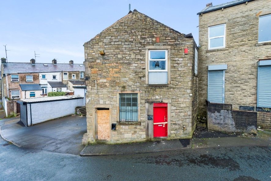 Property photo 1 of 8