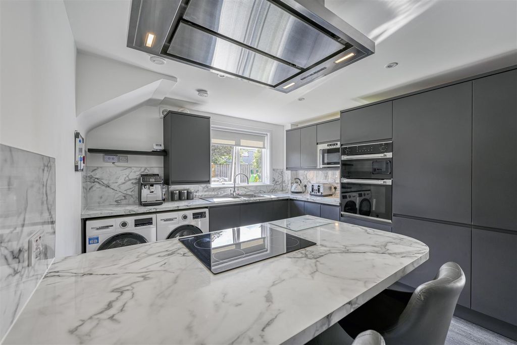 Property photo 3 of 15 Kitchen/Diner