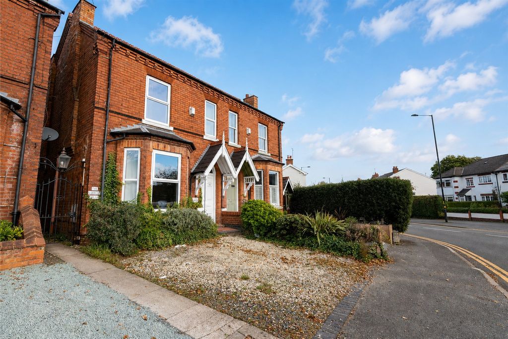 Property photo 2 of 14 Approach