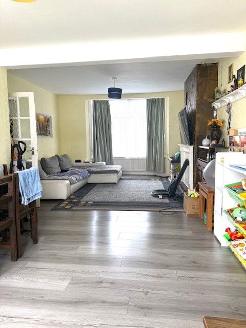 Property photo 2 of 12